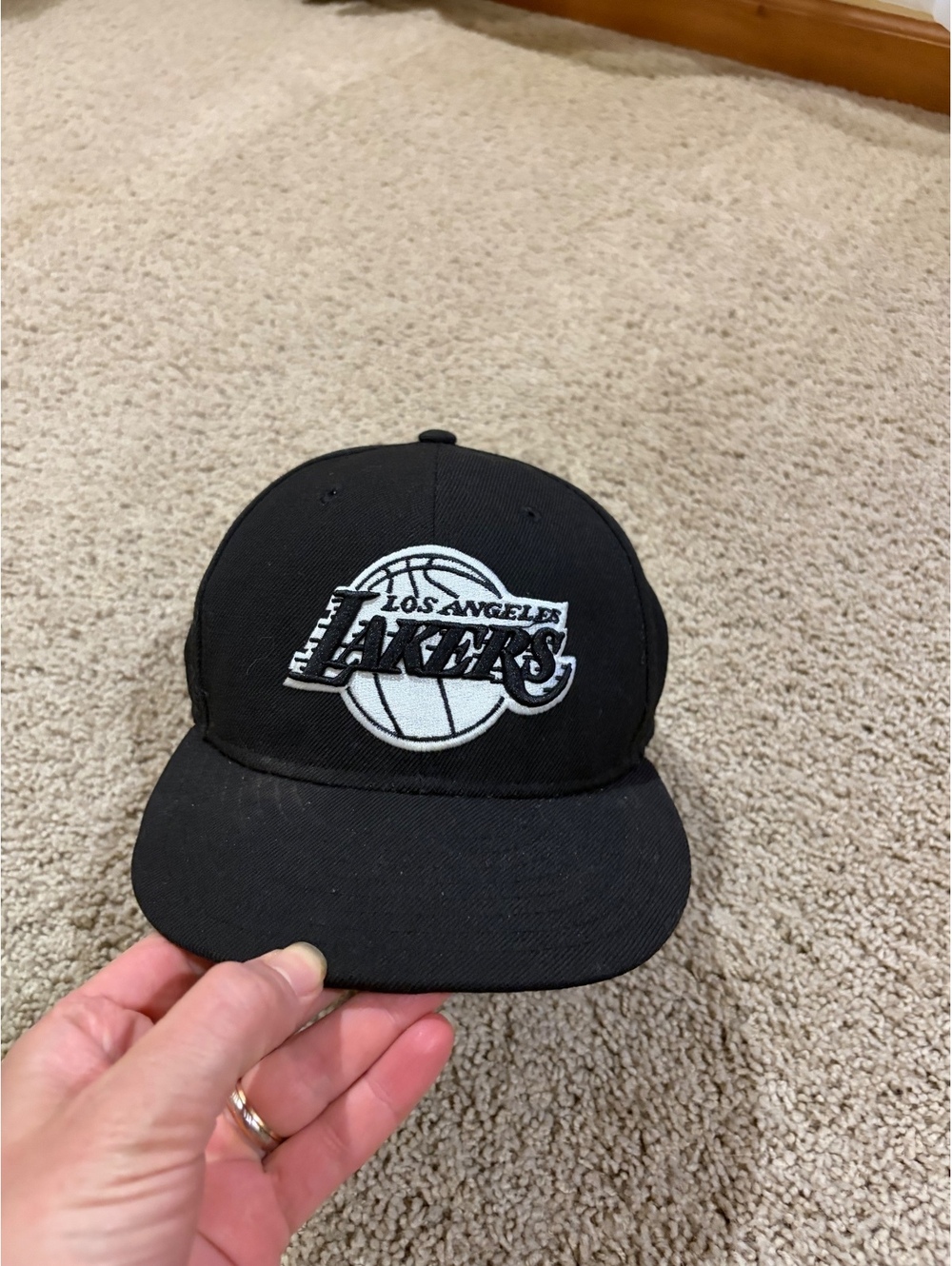 Los Angeles Lakers New Era 9FIFTY Snapback Hat Black White NBA Logo Cap Mens 7.